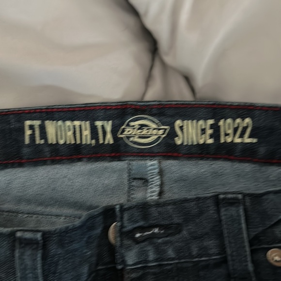 Put on but never worn or even wore. Dickies Bermuda shorts - Picture 2 of 5